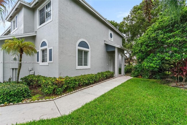Building Photo - 1162 SW 44th Ave