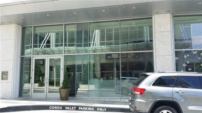 Building Photo - 3325 Piedmont Rd NE