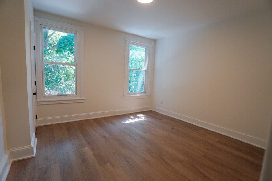 Building Photo - 5517 N Fairhill St