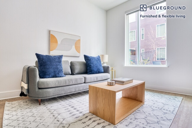 Primary Photo - 1301 W Koenig Ln