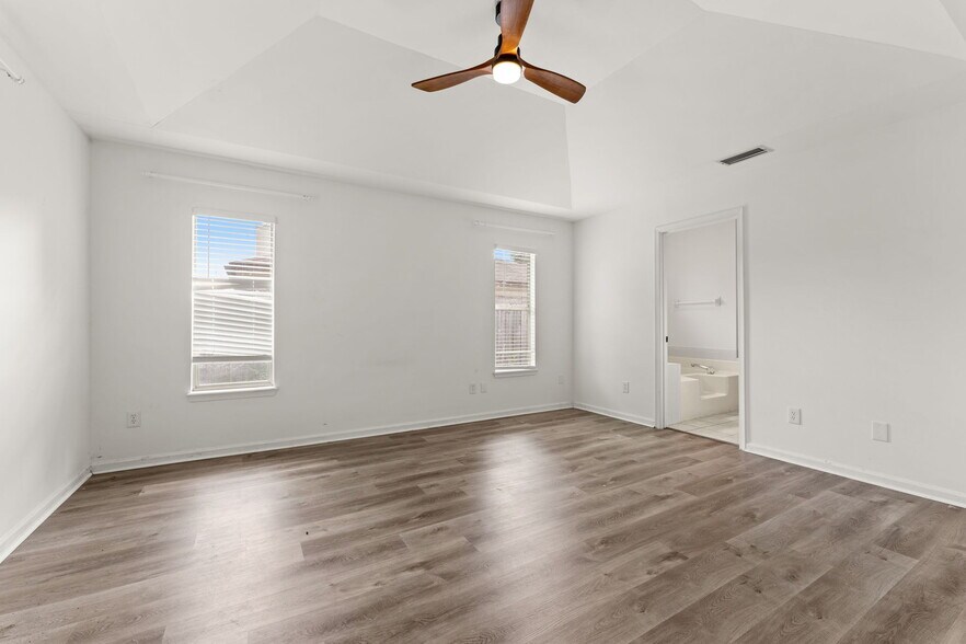 PrimaryBed bedroom - 1845 Daytona Ln N