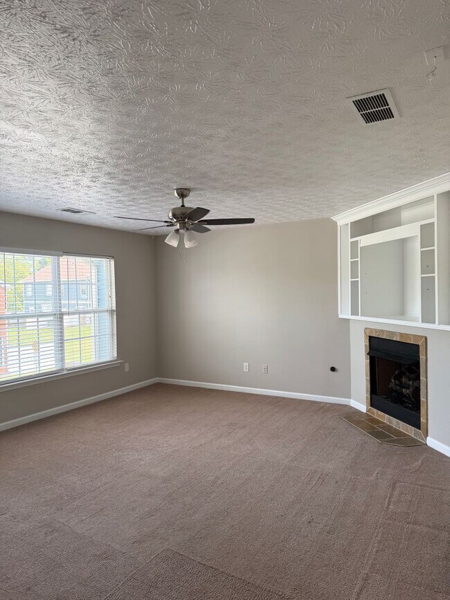 Building Photo - 6262 Shoreview Cir