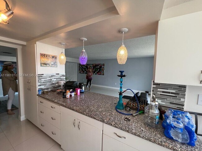 Building Photo - 18061 Biscayne Blvd