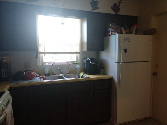 Building Photo - 2 Bedroom Duplex located on East Side of MHK!