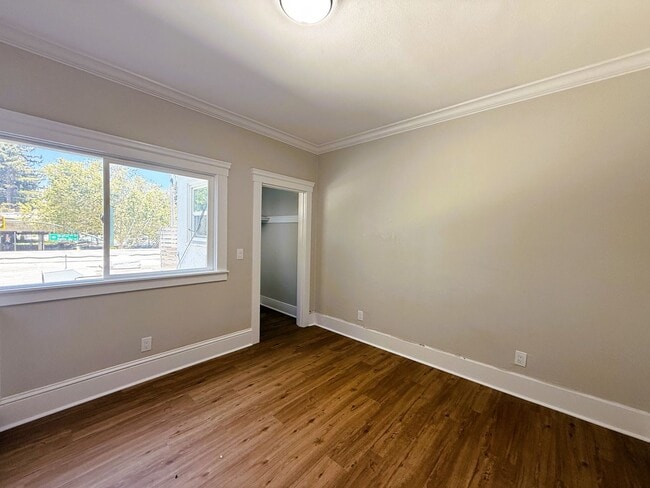 Building Photo - 5634 College Ave