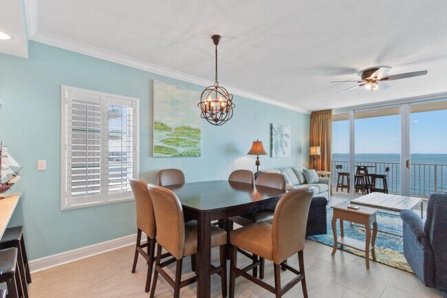 Building Photo - 365 E Beach Blvd