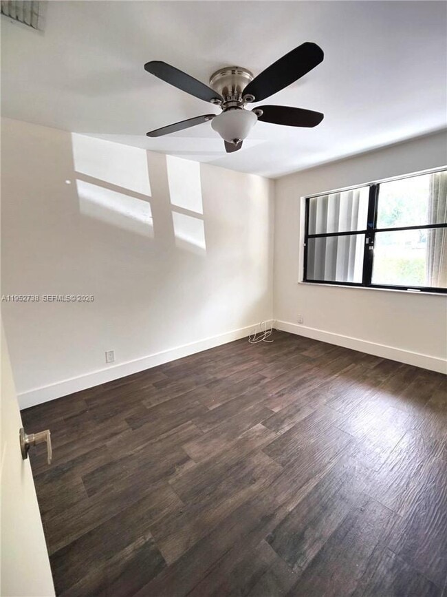 Building Photo - 5201 SW 31st Ave