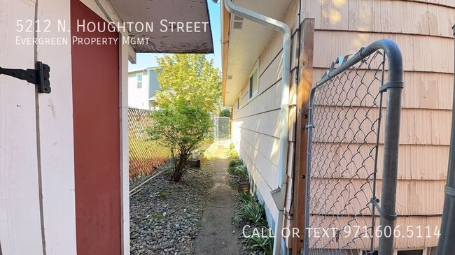 Building Photo - 5212 N Houghton St