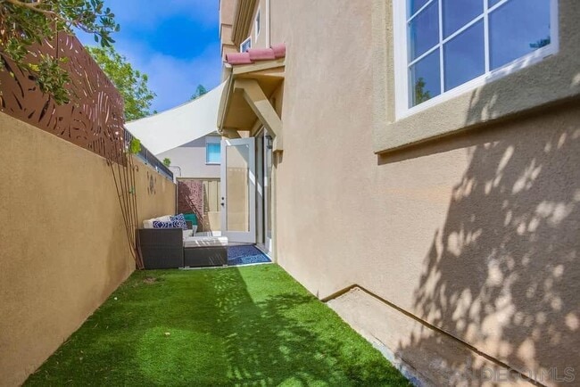 Building Photo - 301 N Rios Ave