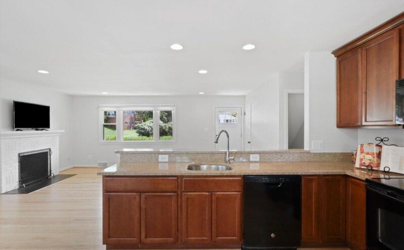 Building Photo - 5954 Kedron St