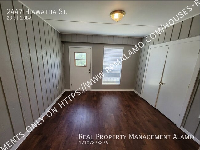 Building Photo - 2447 Hiawatha St