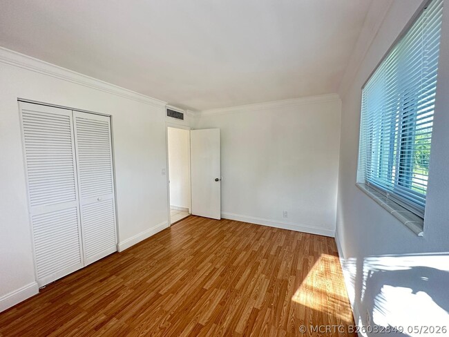 Building Photo - 817 Lighthouse Dr