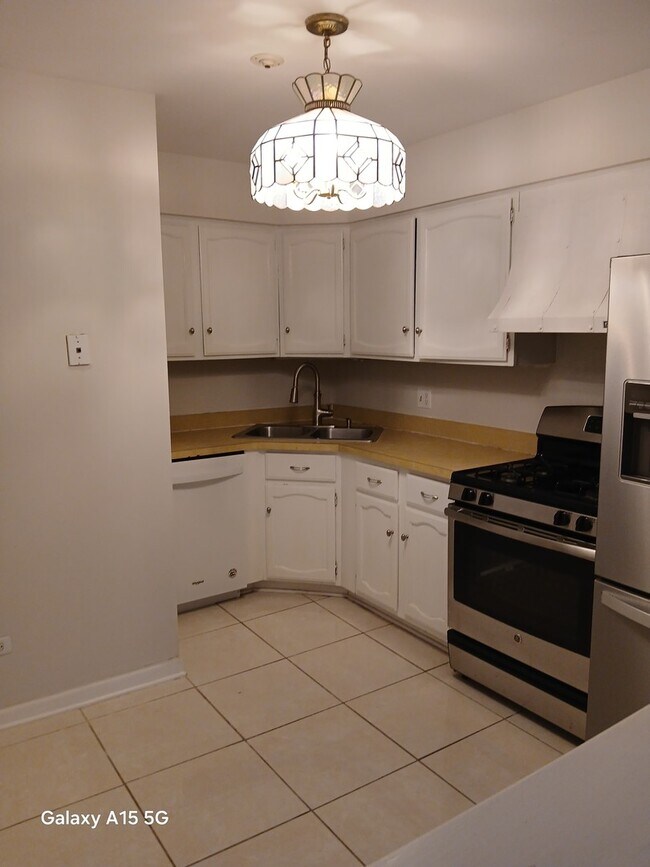 Building Photo - 11 Parkside Ct