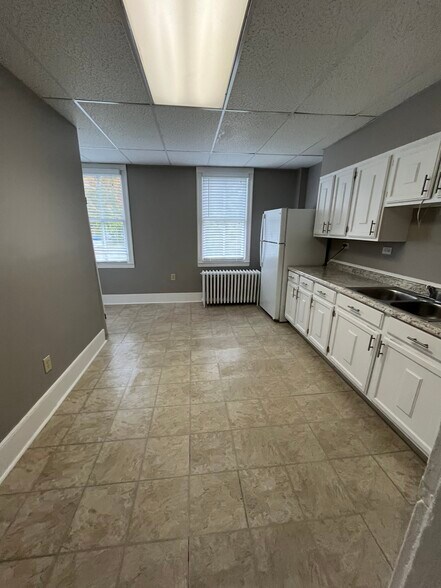 Kitchen - 117 N Broad St