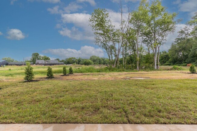 Building Photo - 4 Bedroom Dog Friendly Home For Rent Near Guthrie!