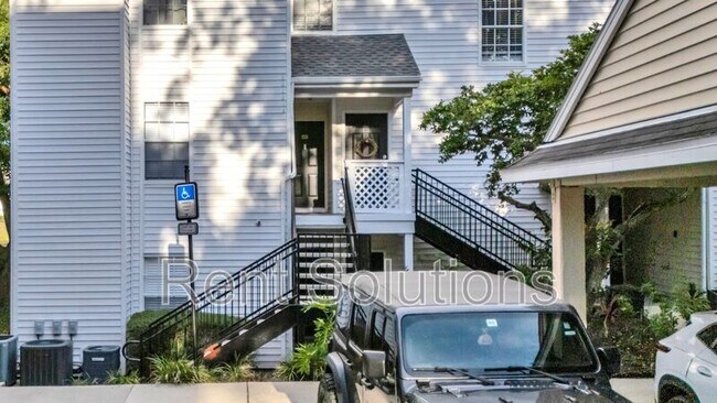 Building Photo - 3275 Haviland Ct
