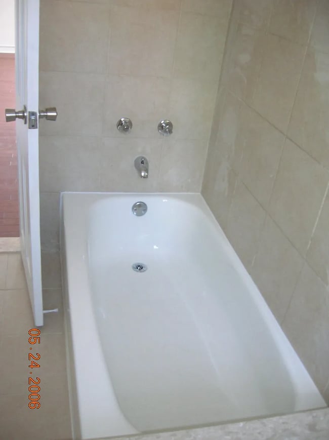 Building Photo - 734 North Terrace