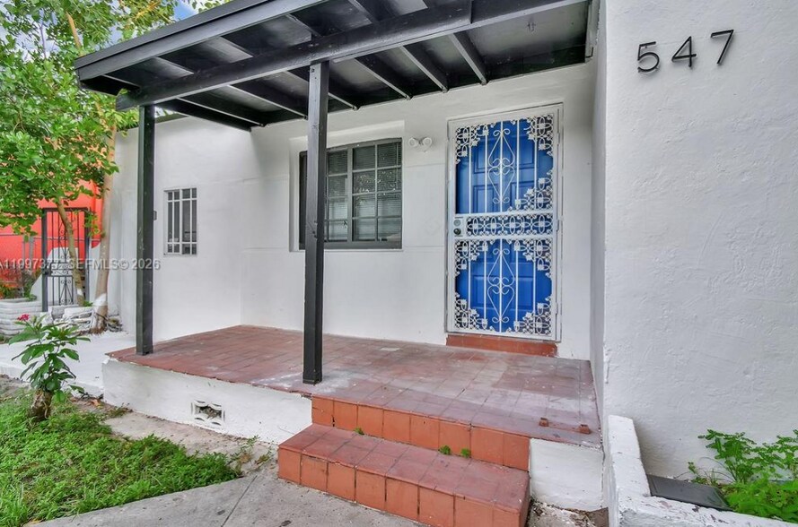 Building Photo - 547 NW 49th St