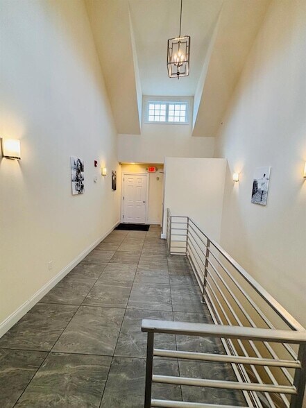 Building Photo - 40 Cedar Swamp Rd