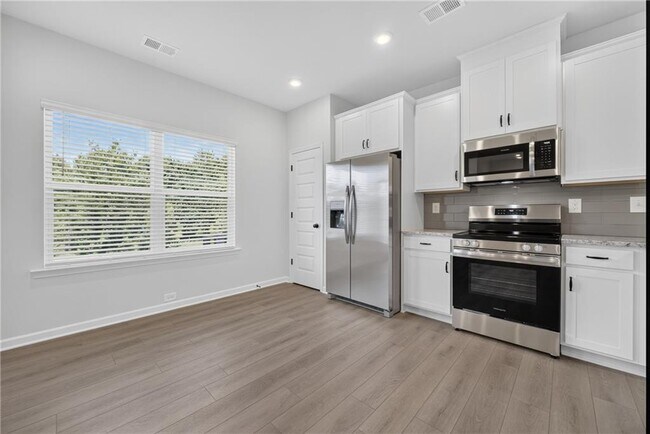 Building Photo - 58 Jacobs Farm Ln