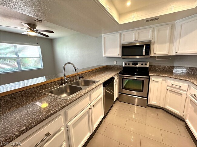 Building Photo - 6250 W Flamingo Rd