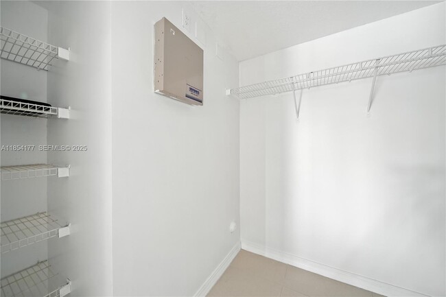 Building Photo - 1270 SE 26th St