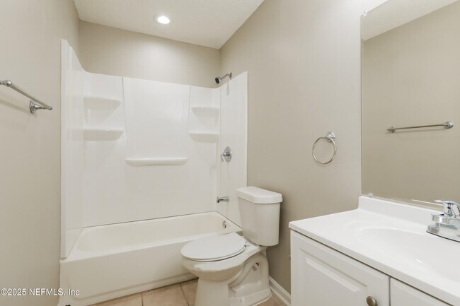 Building Photo - 1852 Manitoba Ct N