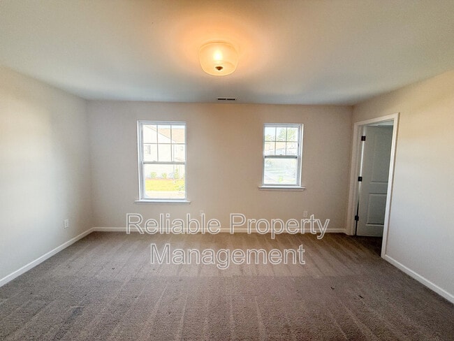 Building Photo - 140 Willow Green Dr