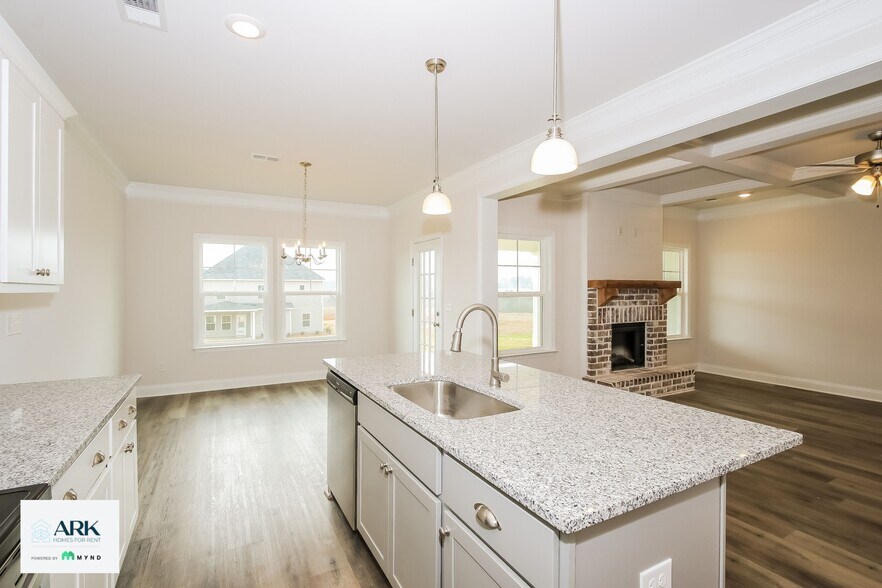 Building Photo - 6059 Bakerville Ln