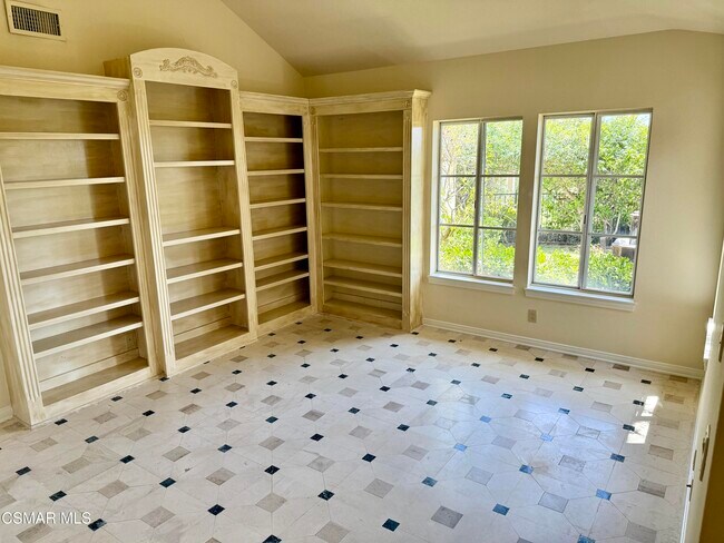 Building Photo - 1922 Golden Sky Cir