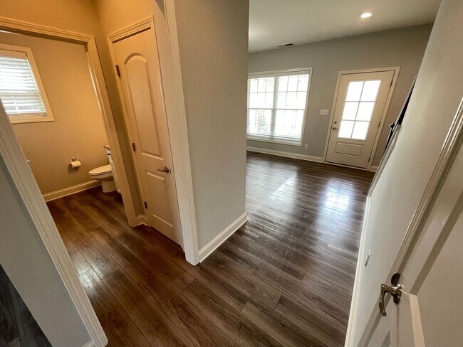 Building Photo - East Jefferson County Home For Rent