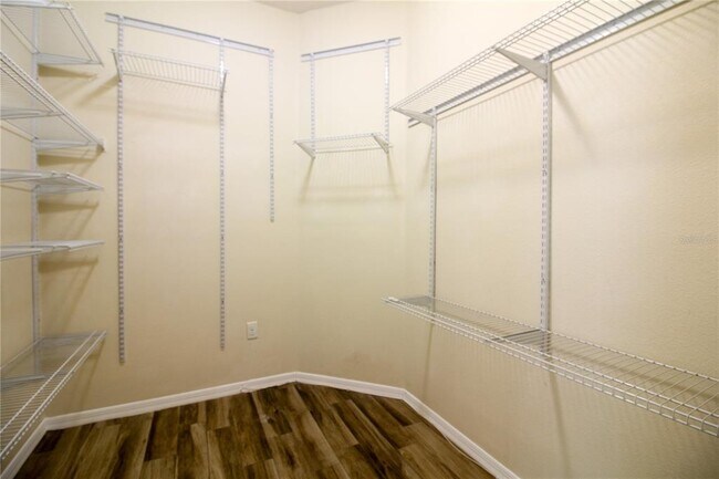 Building Photo - 811 Krenson Woods Ln