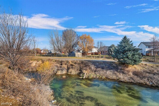 Building Photo - 3 br, 2 bath Duplex - 40 S Drifter Loop