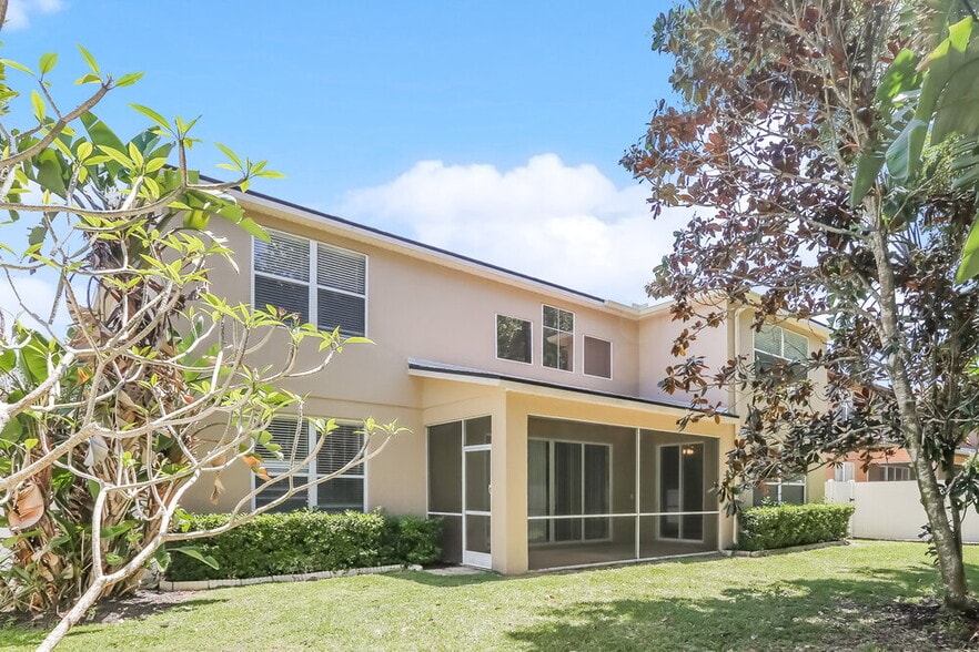 Building Photo - 6126 39th Ct E