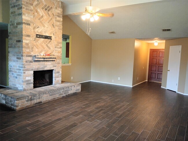 Building Photo - 21406 Golden Dove Dr