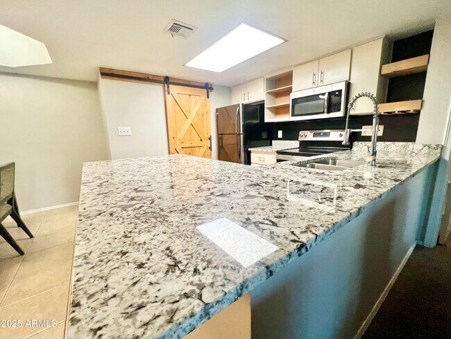 Building Photo - 2855 S Ext Rd