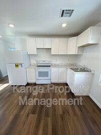 Building Photo - 641 6th St