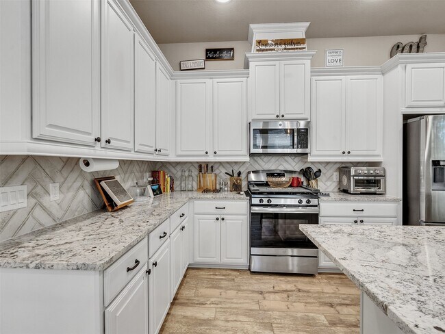 Building Photo - 12423 Alora Bluff Trail