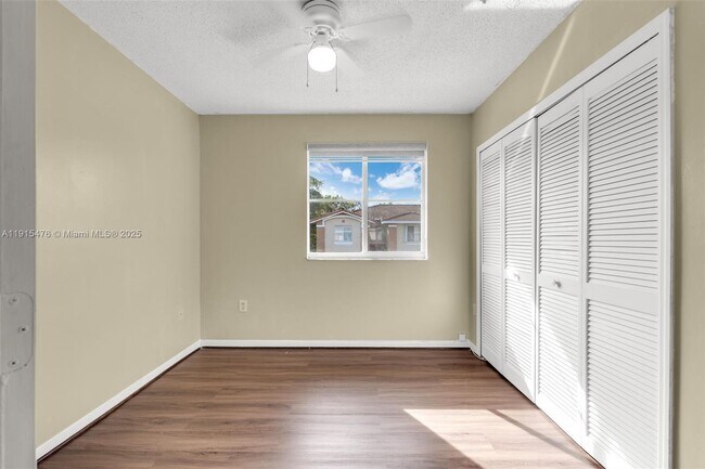 Building Photo - 6263 SW 139th Ave