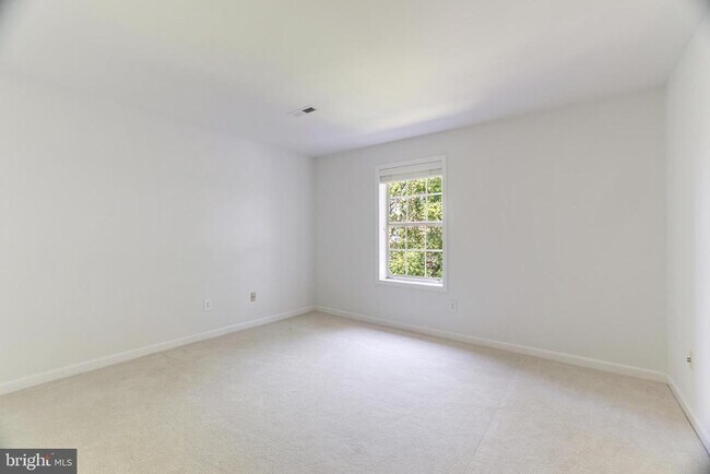 Building Photo - 1412 McLean Mews Ct
