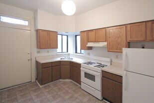 Building Photo - 405 Peebles St