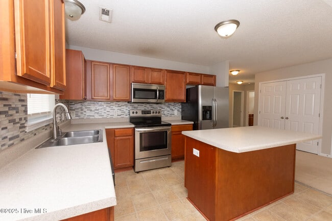 Building Photo - 606 Mattocks Ave