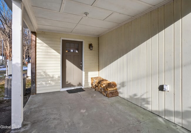 Building Photo - 34 Wilton Rd