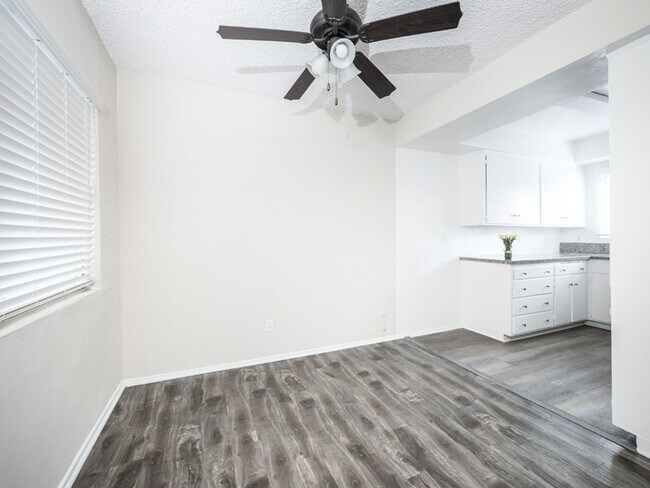 Interior Photo - 6640-6652 Darby Ave