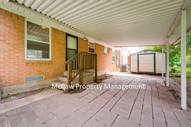 Building Photo - 2149 Utica Dr