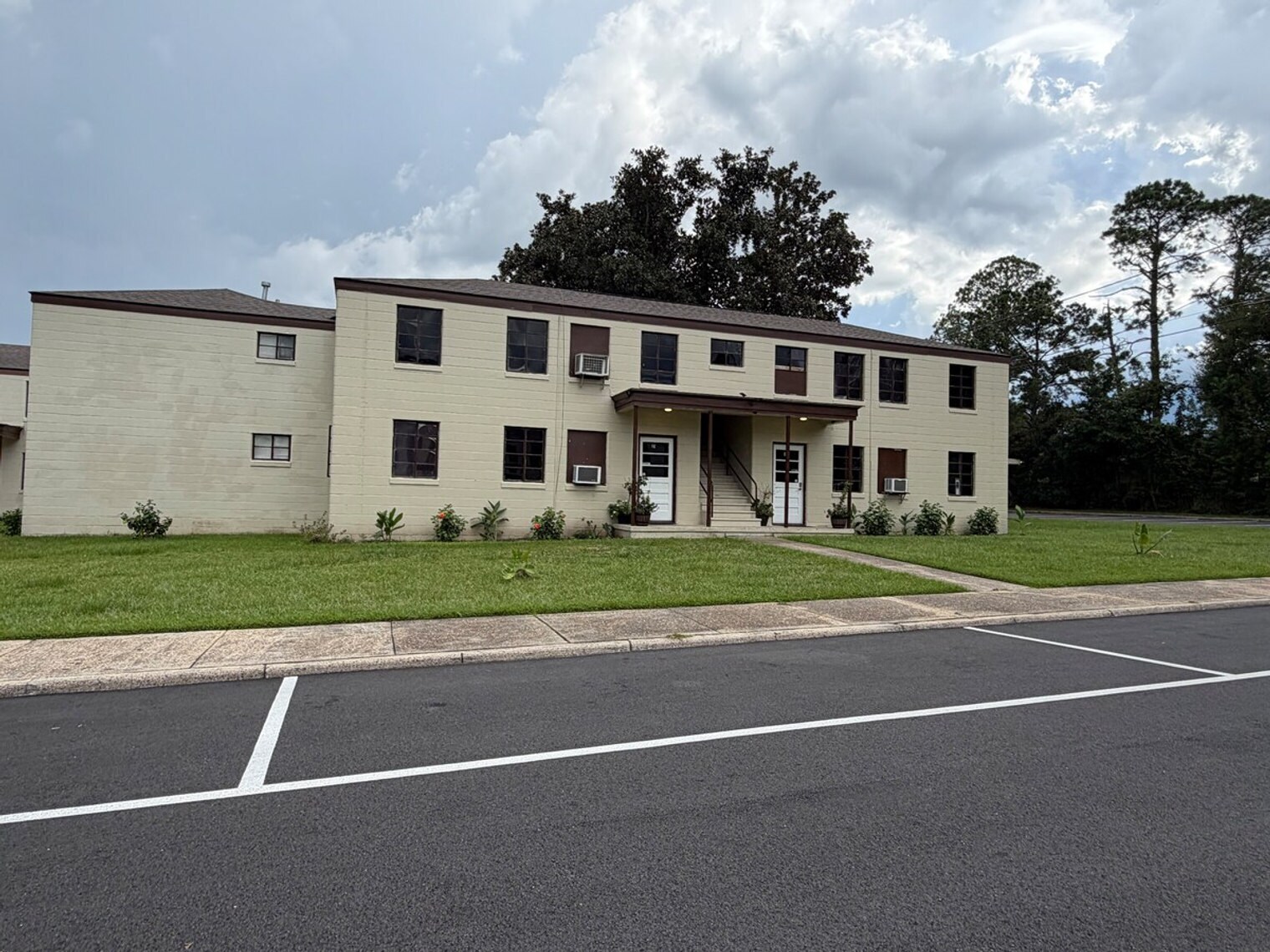 Building Photo - 2300 N Patterson St