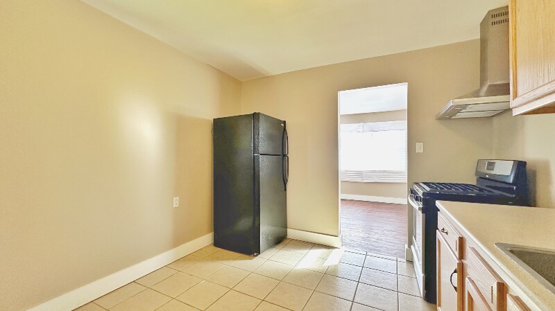 Building Photo - 3817 Palmerston Ave