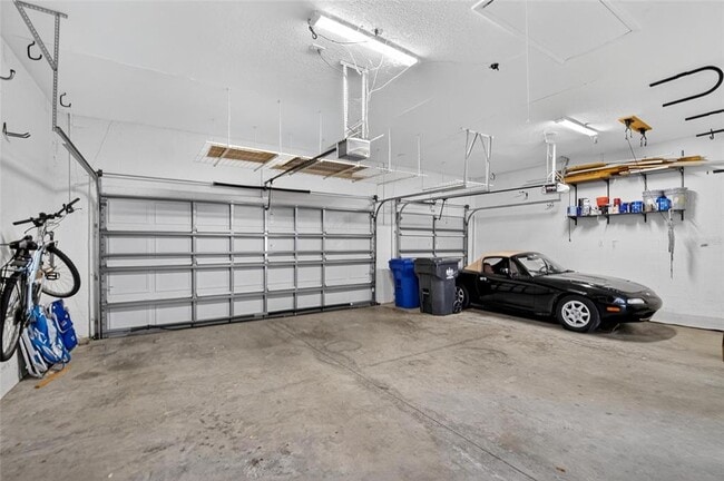 Building Photo - 5906 Palmettoside St
