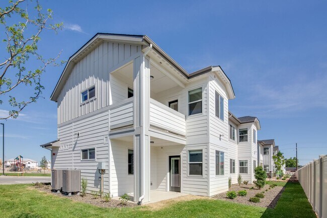 Building Photo - 2 Bedroom Apartments in Caldwell With Style, Convenience & Comfort!