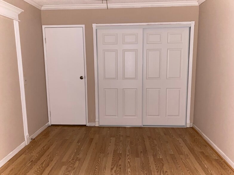 Building Photo - 12333 Runnymede St